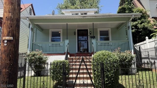 19 Mead St, Newark City, NJ 07106