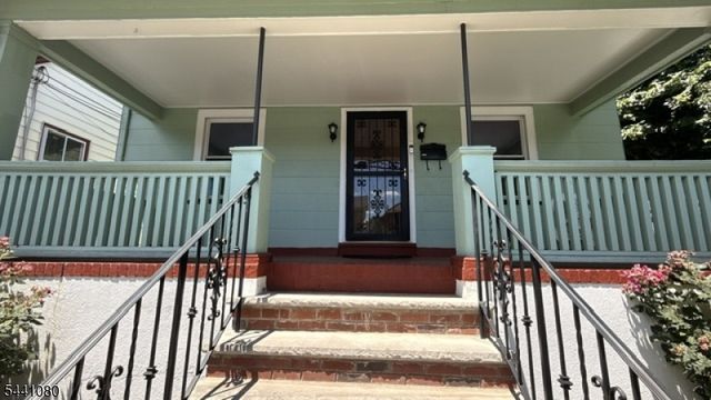 19 Mead St, Newark City, NJ 07106