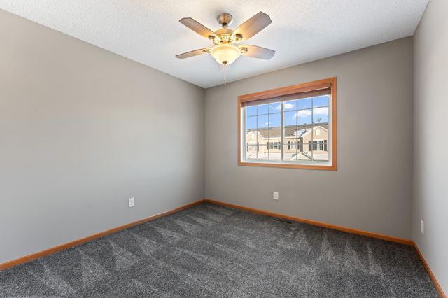 4899 Bisset Lane 7710, Inver Grove Heights, MN 55076