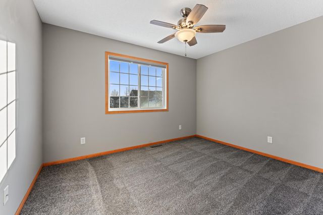 4899 Bisset Lane 7710, Inver Grove Heights, MN 55076