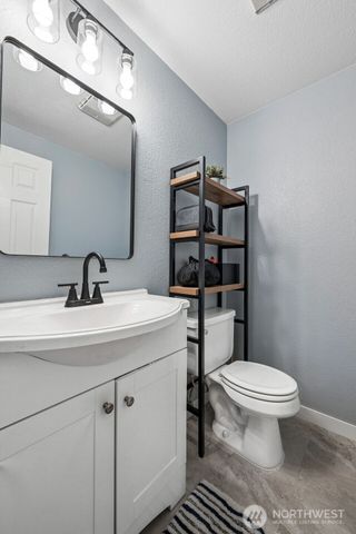 170 E Barnsby Place, Shelton, WA 98584