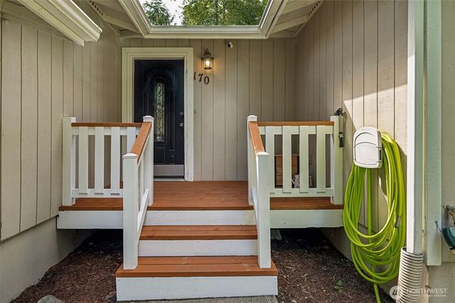170 E Barnsby Place, Shelton, WA 98584