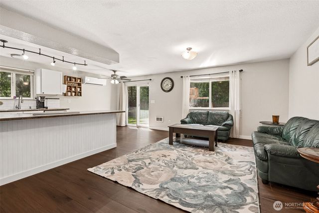 170 E Barnsby Place, Shelton, WA 98584
