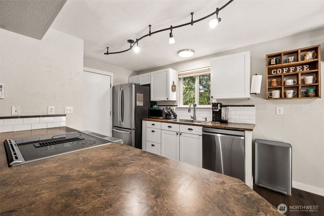 170 E Barnsby Place, Shelton, WA 98584