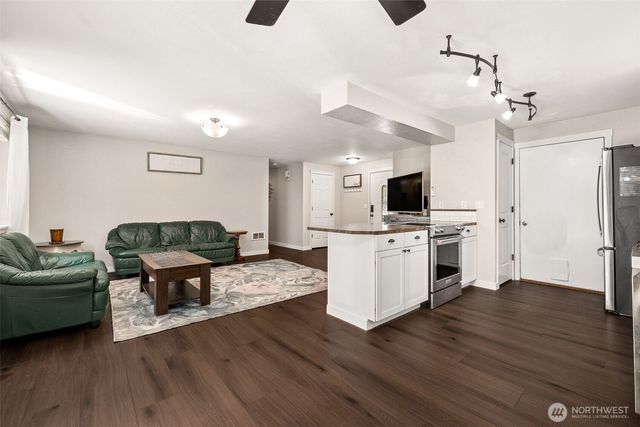 170 E Barnsby Place, Shelton, WA 98584
