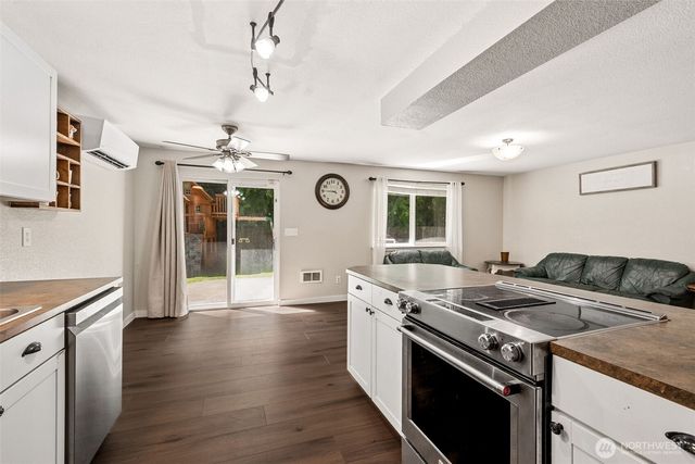 170 E Barnsby Place, Shelton, WA 98584