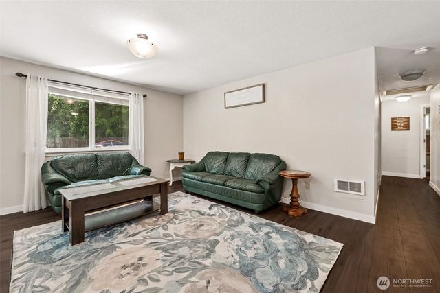 170 E Barnsby Place, Shelton, WA 98584