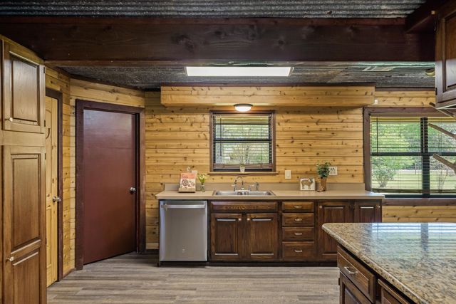 260 Vz County Road 3531, Edgewood, TX 75117