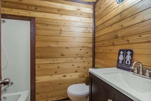 260 Vz County Road 3531, Edgewood, TX 75117