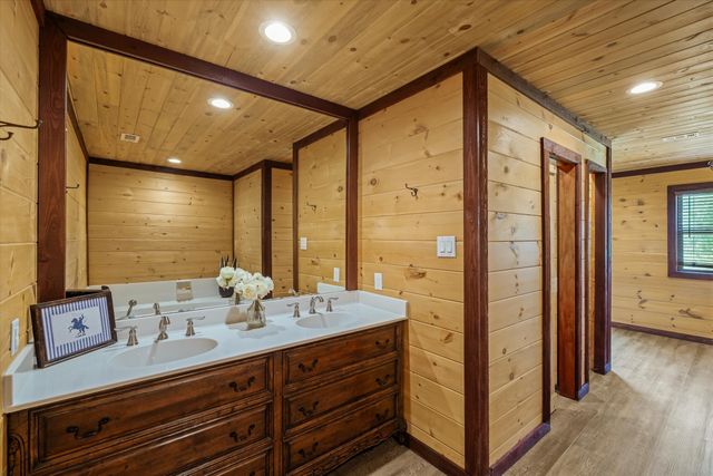 260 Vz County Road 3531, Edgewood, TX 75117