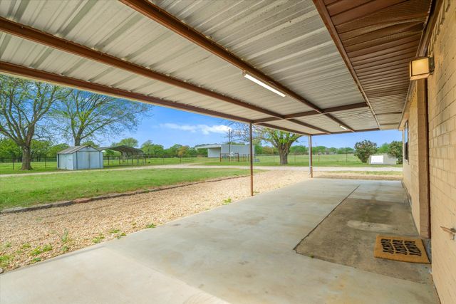 260 Vz County Road 3531, Edgewood, TX 75117