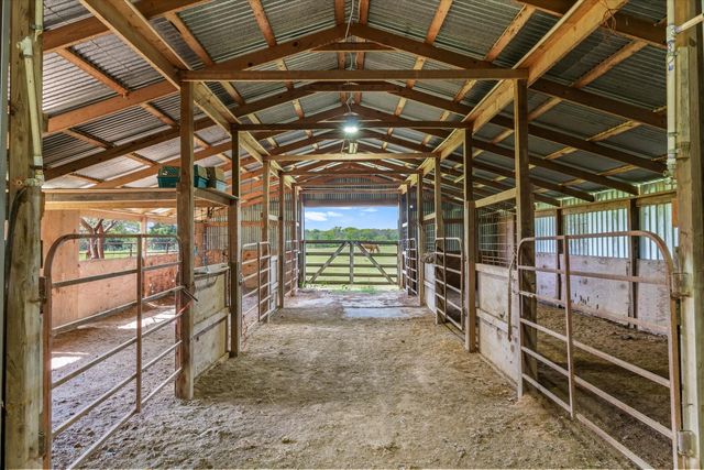 260 Vz County Road 3531, Edgewood, TX 75117