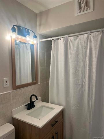 150 Tulip Avenue N Front Second Floor, Floral Park, NY 11001