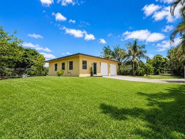 13602 SW 24th St, Davie, FL 33325