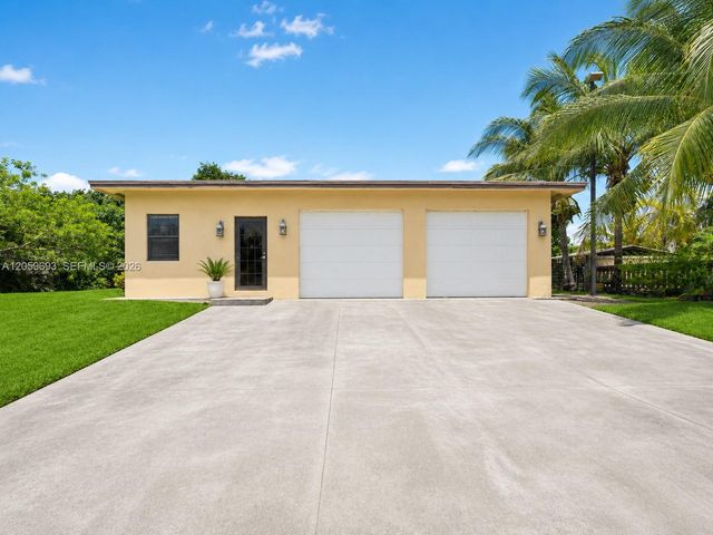 13602 SW 24th St, Davie, FL 33325