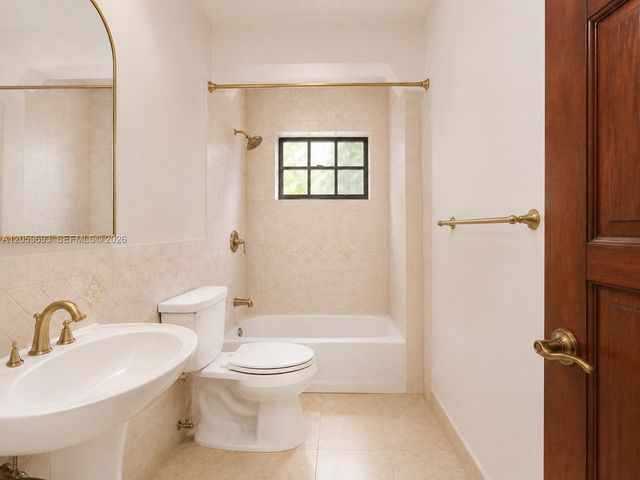 13602 SW 24th St, Davie, FL 33325