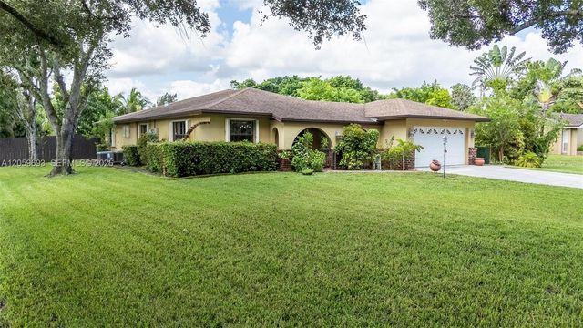 13602 SW 24th St, Davie, FL 33325