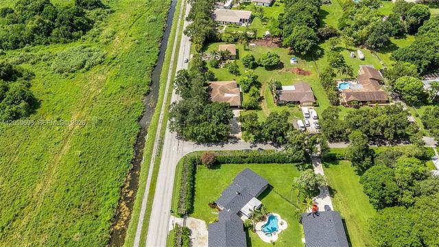 13602 SW 24th St, Davie, FL 33325