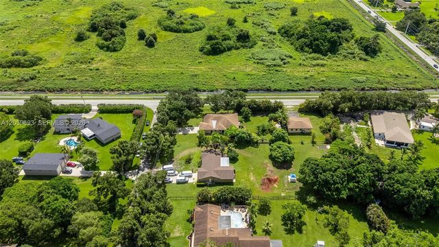 13602 SW 24th St, Davie, FL 33325