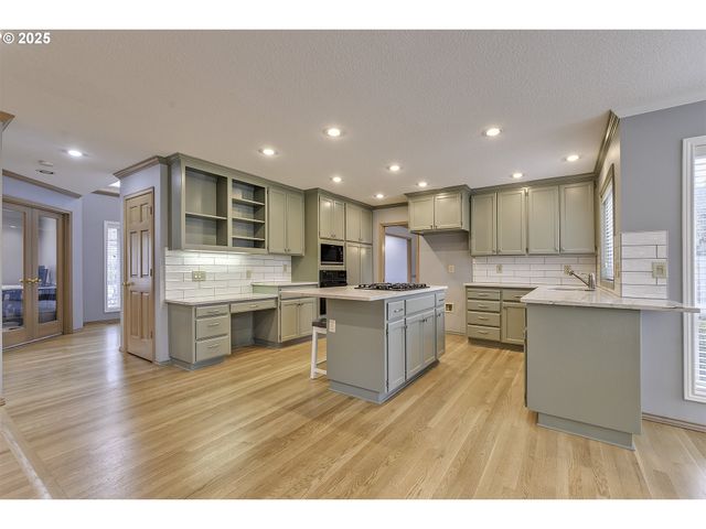 10335 Sw MEIER Dr, Tualatin, OR 97062