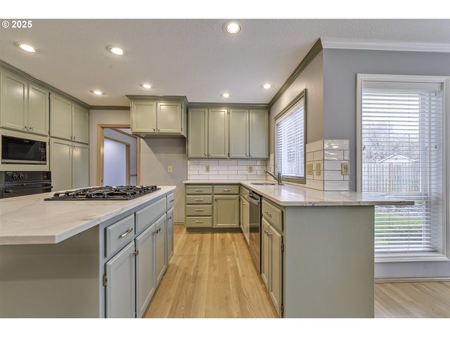 10335 Sw MEIER Dr, Tualatin, OR 97062