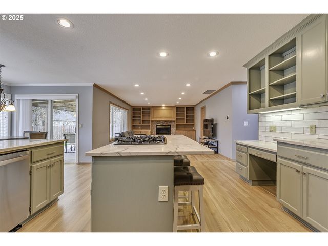 10335 Sw MEIER Dr, Tualatin, OR 97062