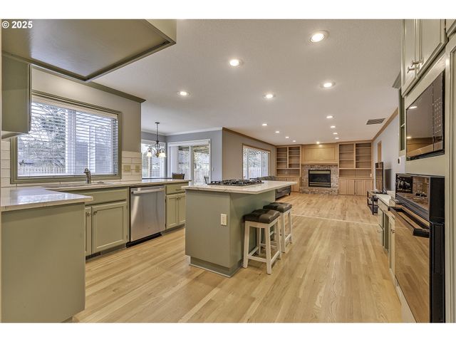 10335 Sw MEIER Dr, Tualatin, OR 97062