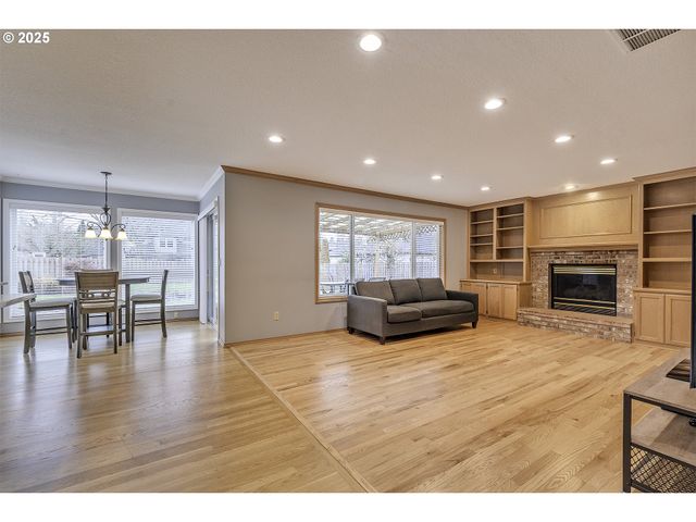 10335 Sw MEIER Dr, Tualatin, OR 97062