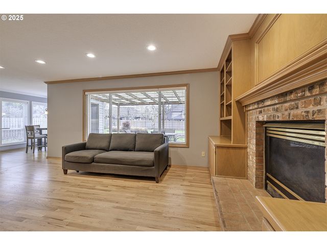 10335 Sw MEIER Dr, Tualatin, OR 97062