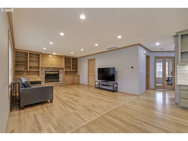 10335 Sw MEIER Dr, Tualatin, OR 97062