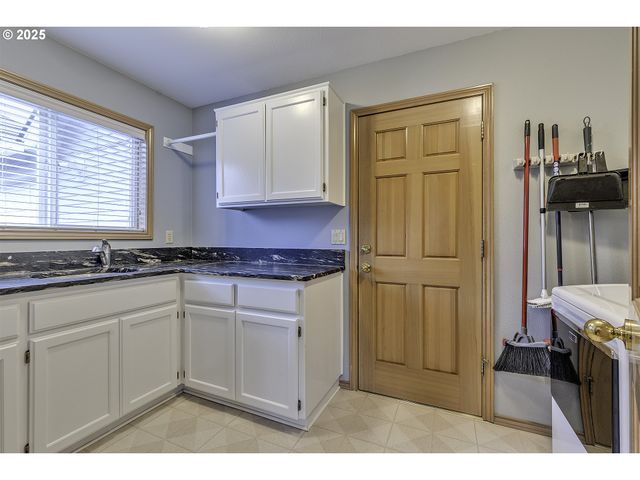 10335 Sw MEIER Dr, Tualatin, OR 97062