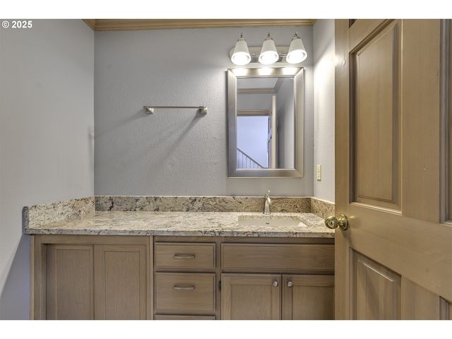 10335 Sw MEIER Dr, Tualatin, OR 97062