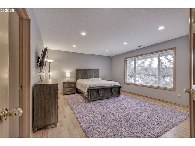 10335 Sw MEIER Dr, Tualatin, OR 97062