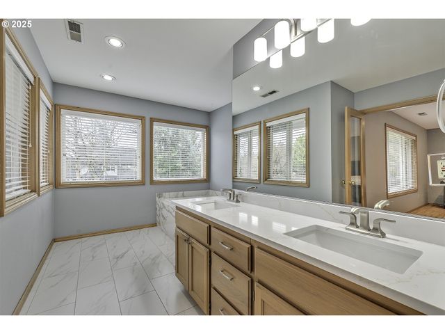 10335 Sw MEIER Dr, Tualatin, OR 97062