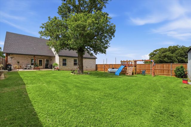 1785 County Road 208, Gainesville, TX 76240