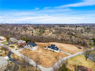 1661 Hollow Tree Dr, Upper St. Clair, PA 15241