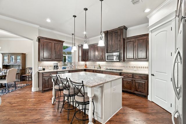 424 Village Way, Argyle, TX 76226