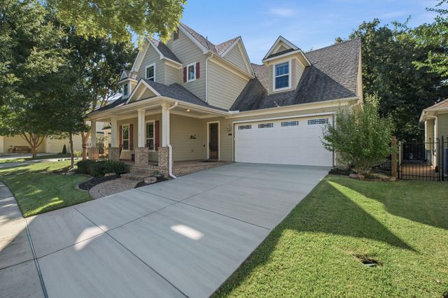 424 Village Way, Argyle, TX 76226