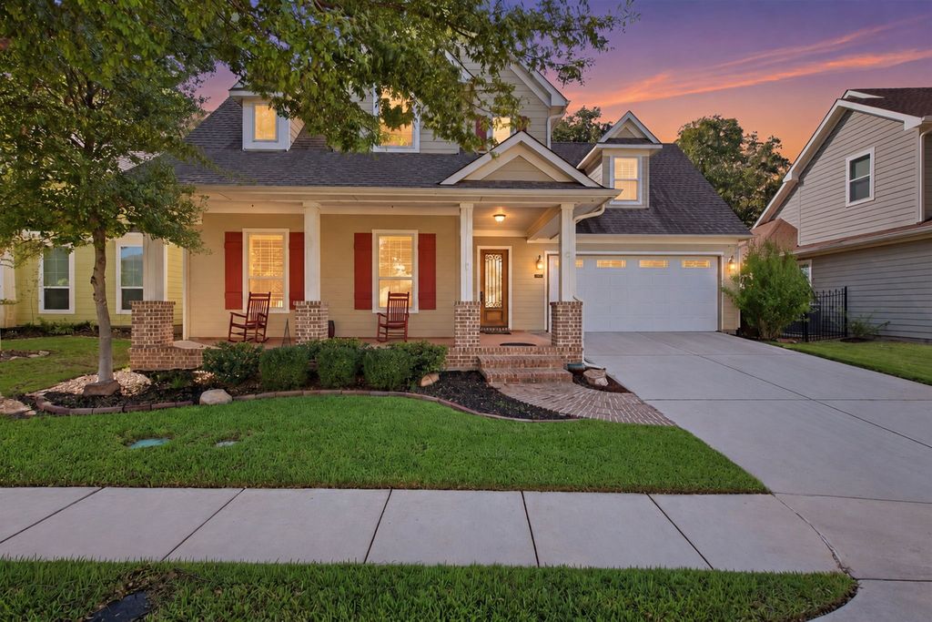 424 Village Way, Argyle, TX 76226