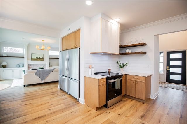 2216 Aspen Drive, Fayetteville, AR 72703