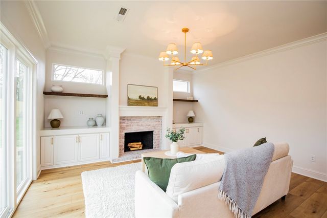 2216 Aspen Drive, Fayetteville, AR 72703