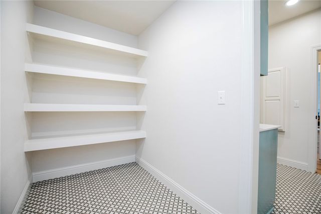 2216 Aspen Drive, Fayetteville, AR 72703