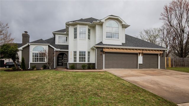 2216 Aspen Drive, Fayetteville, AR 72703