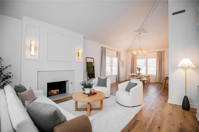 2216 Aspen Drive, Fayetteville, AR 72703