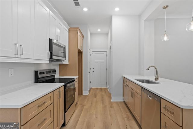 3902 Bouldercrest Road SE, Ellenwood, GA 30294