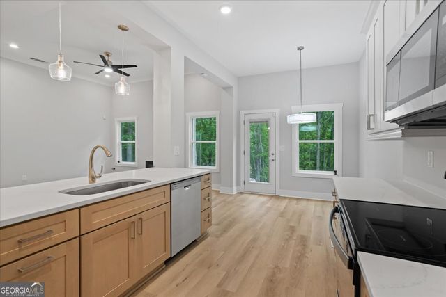 3902 Bouldercrest Road SE, Ellenwood, GA 30294