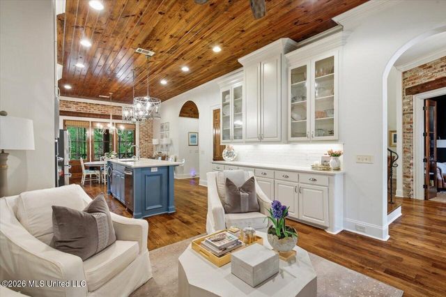 460 Pembrooke Drive, Madison, MS 39110