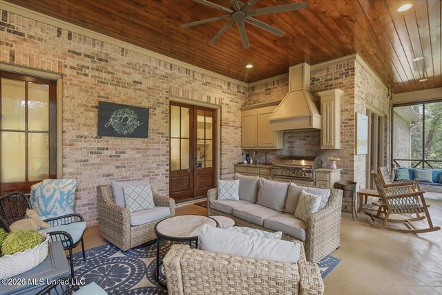 460 Pembrooke Drive, Madison, MS 39110