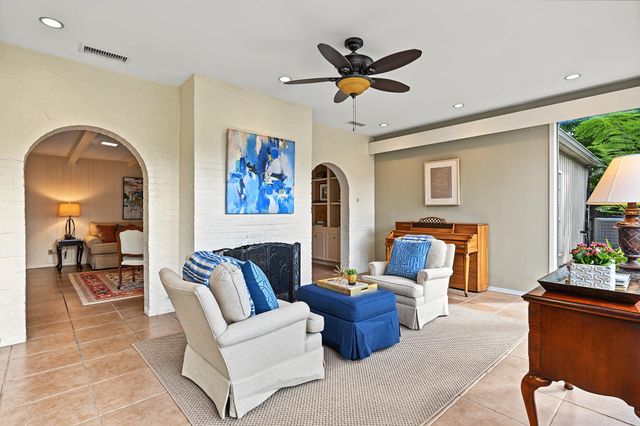 7915 Meadow Lake Lane, Houston, TX 77063