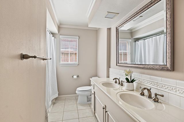7915 Meadow Lake Lane, Houston, TX 77063